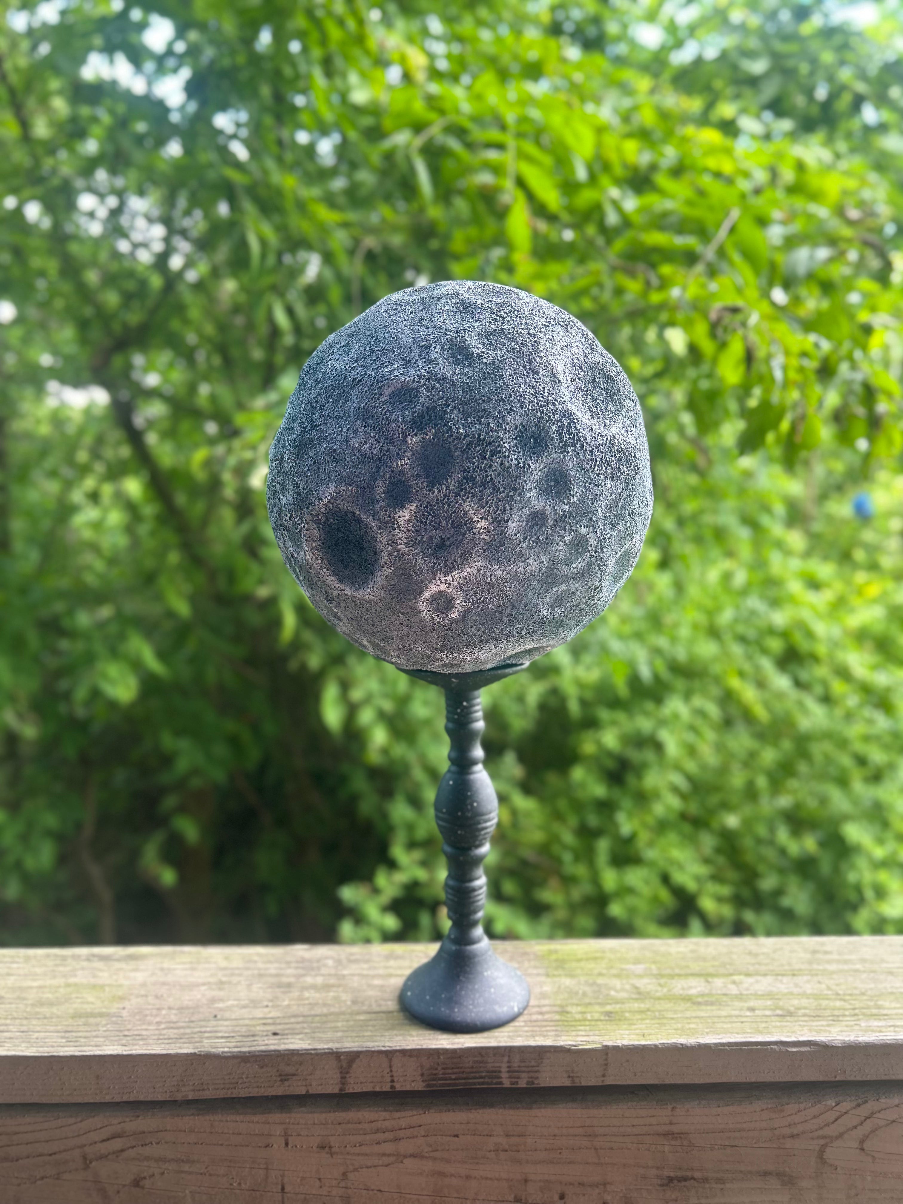 Moon Stand