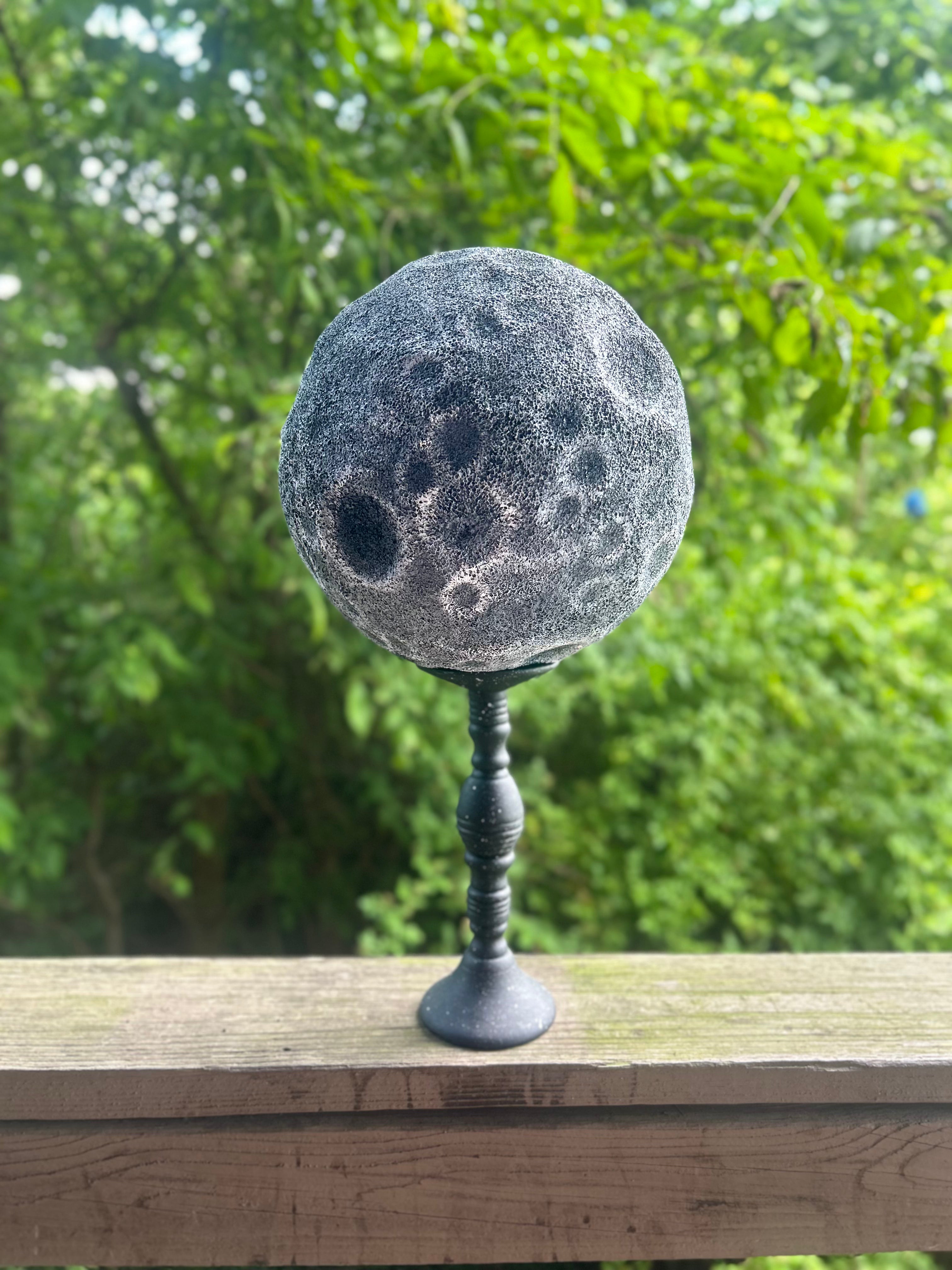 Moon Stand