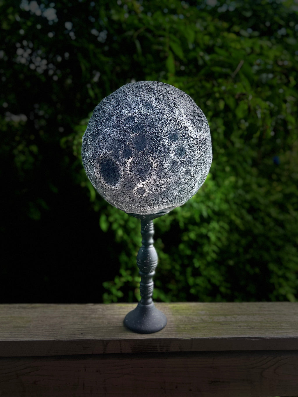 Moon Stand