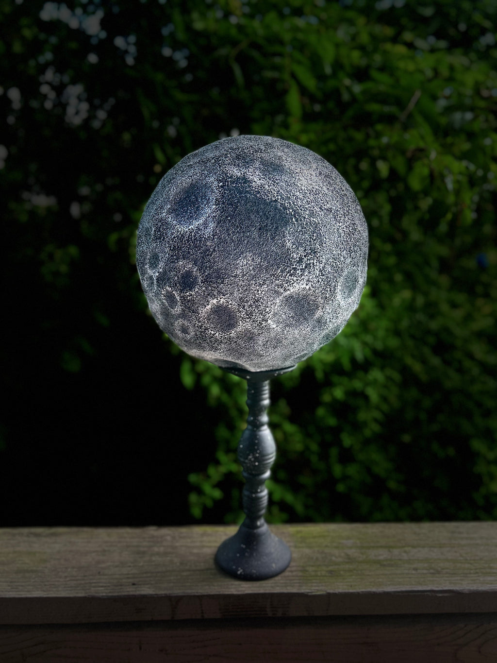 Moon Stand
